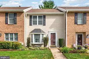 1004 N Glen Dr, Glen Mills, PA 19342 - Photo 1
