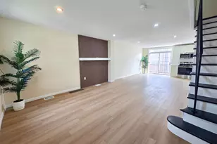 7108 Clover Ln, Upper Darby, PA 19082 - Photo 4