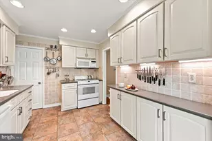 203 Walnut Hill Ln, Havertown, PA 19083 - Photo 12