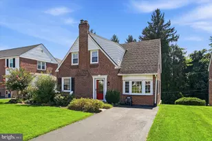 203 Walnut Hill Ln, Havertown, PA 19083 - Photo 1