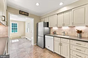 203 Walnut Hill Ln, Havertown, PA 19083 - Photo 14