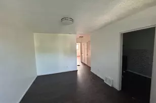 929 Pine Rd, Sharon Hill, PA 19079 - Photo 4