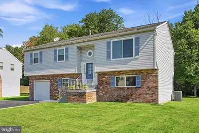 2309 Ferncroft Circle, Upper Chichester, PA 19061 - Photo 2