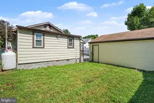 935 Hillside Ave, Upper Chichester, PA 19061 - Photo 24