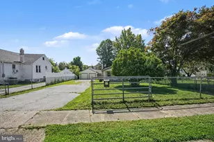 935 Hillside Ave, Upper Chichester, PA 19061 - Photo 22
