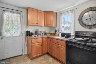 935 Hillside Ave, Upper Chichester, PA 19061 - Photo 4