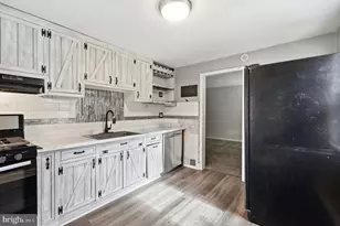 906 Kingsman Rd, Upper Chichester, PA 19061 - Photo 10