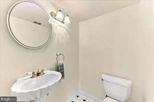 2207 Aspen Cir, Springfield, PA 19064 - Photo 14