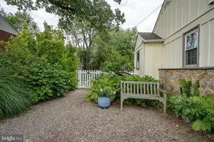 106 N Lowrys Ln, Bryn Mawr, PA 19010 - Photo 4