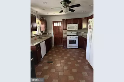 635 Lukens Ave, Upper Darby, PA 19082 - Photo 10