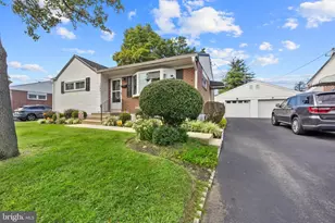 1039 11th Ave, Folsom, PA 19033 - Photo 2