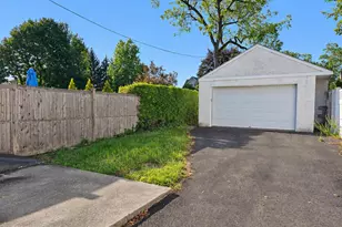 130 Eachus Ave, Bryn Mawr, PA 19010 - Photo 18