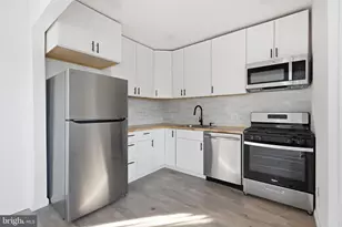 29 Chestnut St, Marcus Hook, PA 19061 - Photo 2