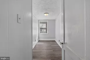243 W 22nd St, Chester, PA 19013 - Photo 16