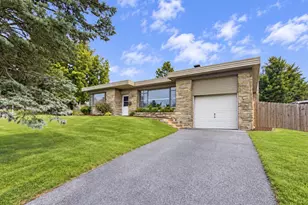 705 Hedgerow Dr, Broomall, PA 19008 - Photo 1
