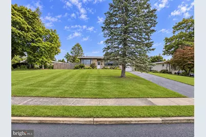 705 Hedgerow Drive, Broomall, PA 19008 - Photo 2