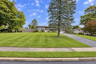 705 Hedgerow Dr, Broomall, PA 19008 - Photo 2