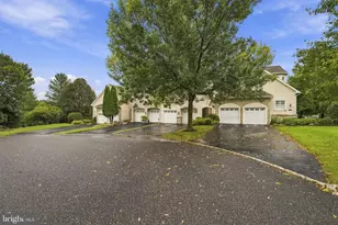 8 Three Oak Ln, West Chester, PA 19382 - Photo 2