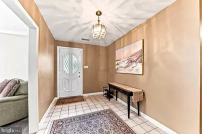 320 E Knowles Avenue, Glenolden, PA 19036 - Photo 2