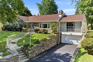 320 E Knowles Ave, Glenolden, PA 19036 - Photo 1