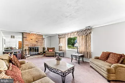 320 E Knowles Avenue, Glenolden, PA 19036 - Photo 4