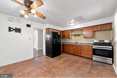 306 Collingdale Avenue, Darby, PA 19023 - Photo 14