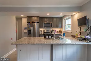 526 Jansen Ave, Essington, PA 19029 - Photo 8
