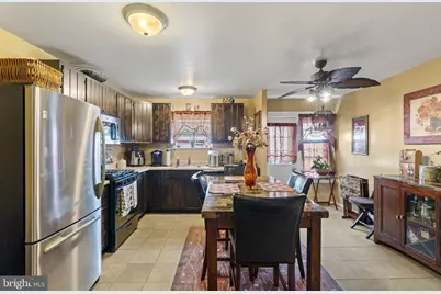 7017 Radbourne Road, Upper Darby, PA 19082 - Photo 6