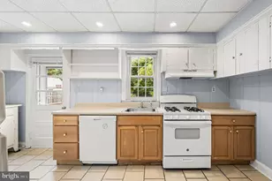 131 Eachus Ave, Bryn Mawr, PA 19010 - Photo 10