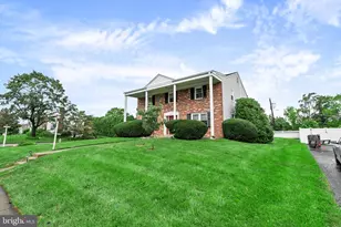 1705 Sue Ellen Dr, Havertown, PA 19083 - Photo 2