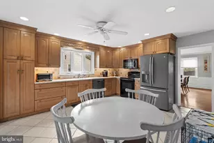 1705 Sue Ellen Dr, Havertown, PA 19083 - Photo 16