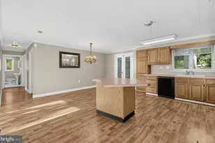 2155 Kingswood Ln, Broomall, PA 19008 - Photo 2