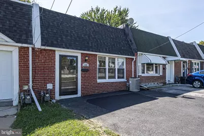 133 E Laughead Avenue, Marcus Hook, PA 19061 - Photo 2