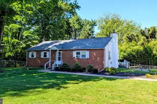 15 Locksley Rd, Glen Mills, PA 19342 - Photo 2