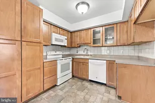 5200 Hilltop Dr, Brookhaven, PA 19015 - Photo 12