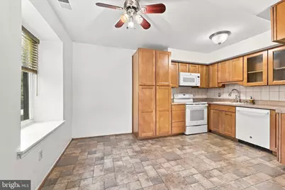 5200 Hilltop Drive U-9 / #414, Brookhaven, PA 19015 - Photo 10