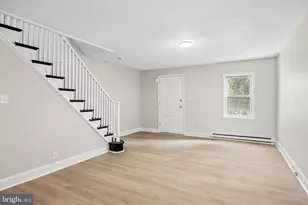 330 W 15th St, Chester, PA 19013 - Photo 8