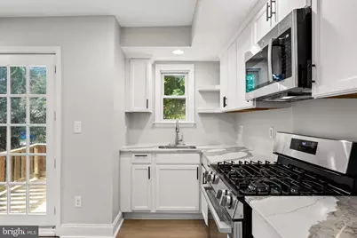 330 W 15th Street, Chester, PA 19013 - Photo 10