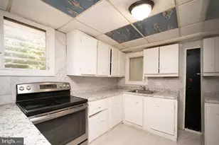 1121 Elmwood Ave, Sharon Hill, PA 19079 - Photo 8