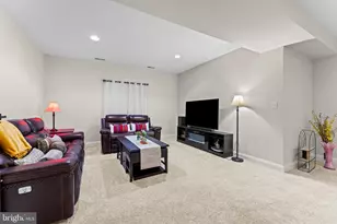 3172 Woods Edge Dr, Garnet Valley, PA 19060 - Photo 4