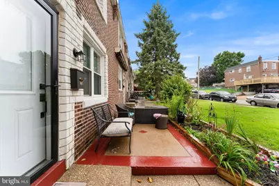 417 Seven Oaks Drive, Clifton Heights, PA 19018 - Photo 2