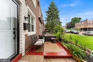 417 Seven Oaks Dr, Clifton Heights, PA 19018 - Photo 2
