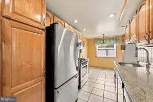 211 Willowbrook Ave, Folsom, PA 19033 - Photo 12