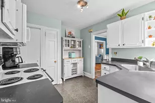 17 Windsor Cir, Springfield, PA 19064 - Photo 10