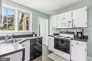 17 Windsor Cir, Springfield, PA 19064 - Photo 12