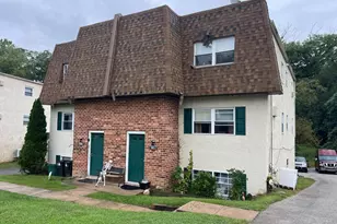 135 Meadowbrook Ln, Brookhaven, PA 19015 - Photo 1