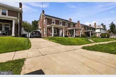 122 W Mowry Street, Chester, PA 19013 - Photo 2