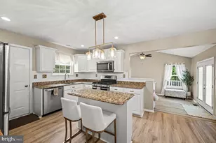 722 Springton Cir, Upper Chichester, PA 19014 - Photo 12