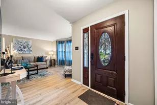 722 Springton Cir, Upper Chichester, PA 19014 - Photo 6
