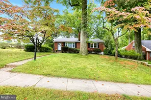 215 Parkview Dr, Broomall, PA 19008 - Photo 2